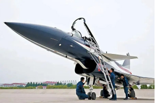 J10C -Analyse für Materialtechnologiesysteme: Ein Sprung in der chinesischen Luftfahrtindustrie